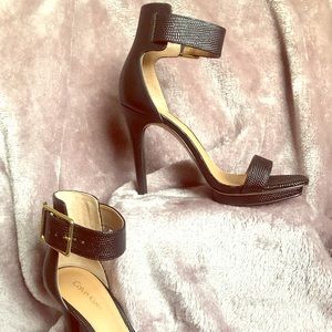 Stunning Calvin Klein Vable Snake Shoe